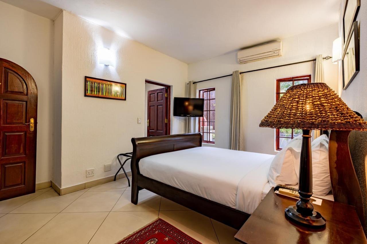 Zulu Nyala Country Manor Hotel Johannesburg Bagian luar foto
