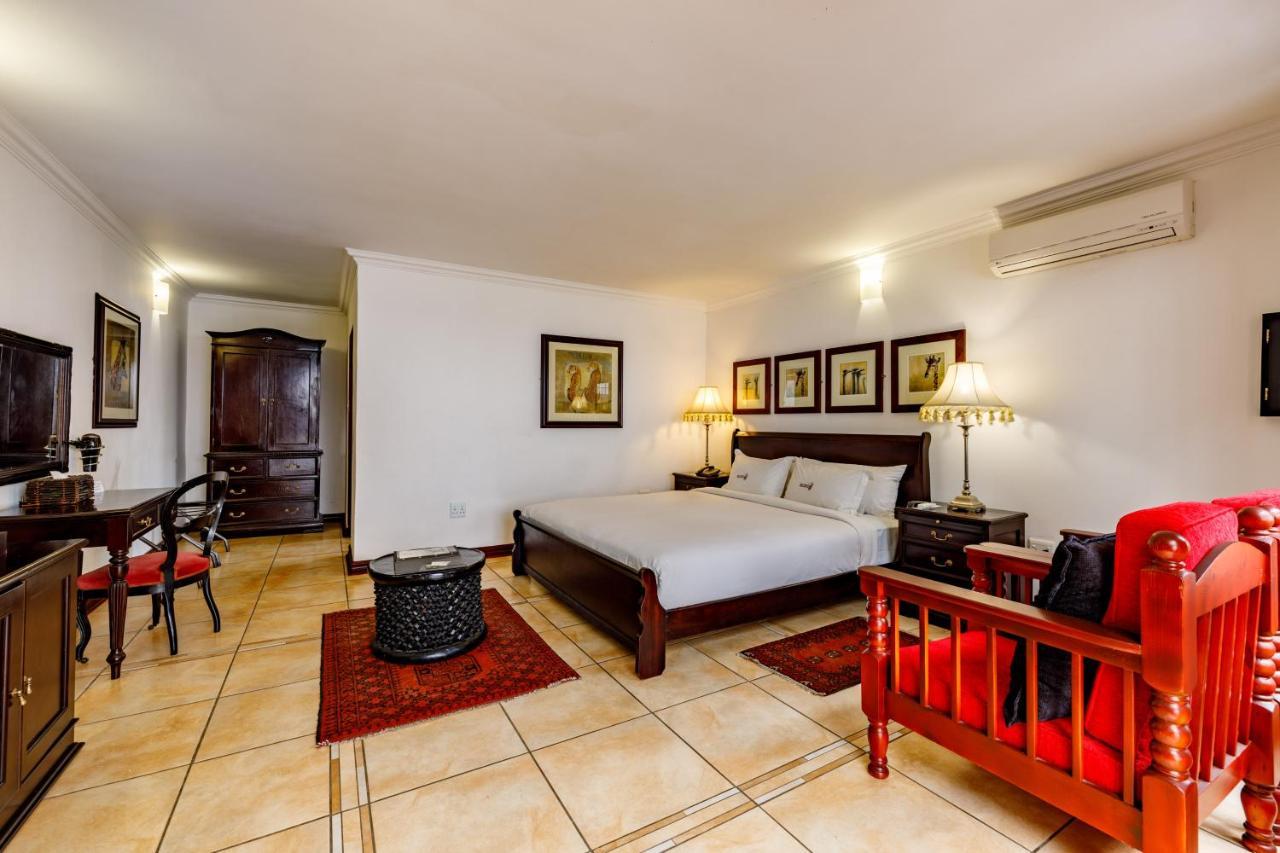 Zulu Nyala Country Manor Hotel Johannesburg Bagian luar foto