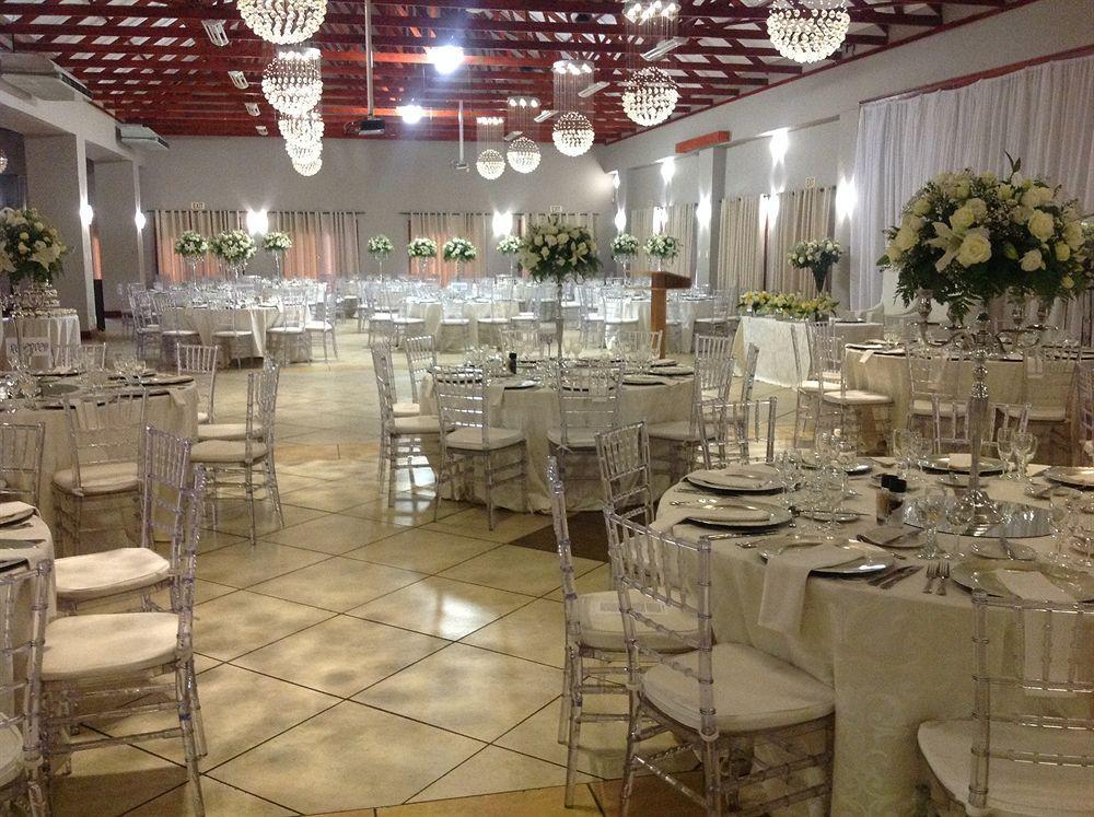 Zulu Nyala Country Manor Hotel Johannesburg Bagian luar foto