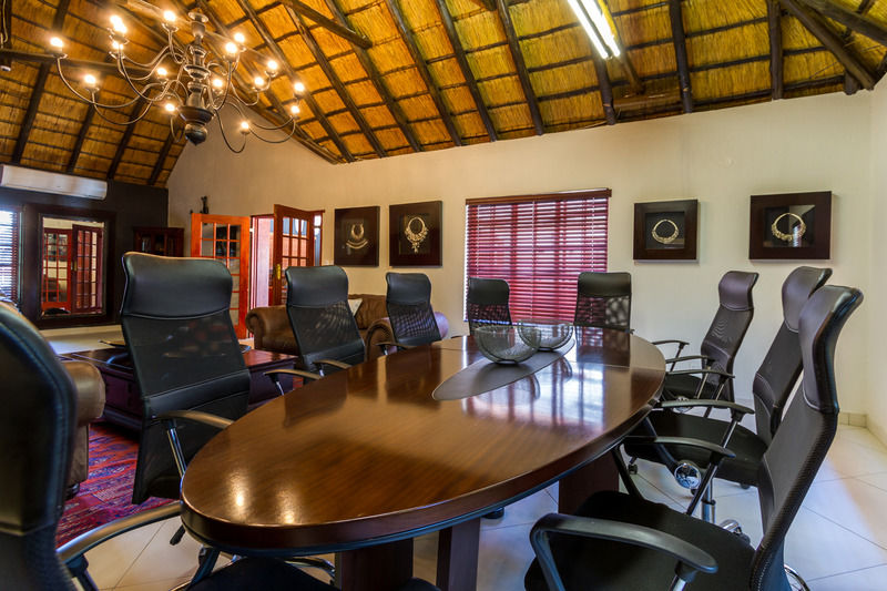 Zulu Nyala Country Manor Hotel Johannesburg Bagian luar foto