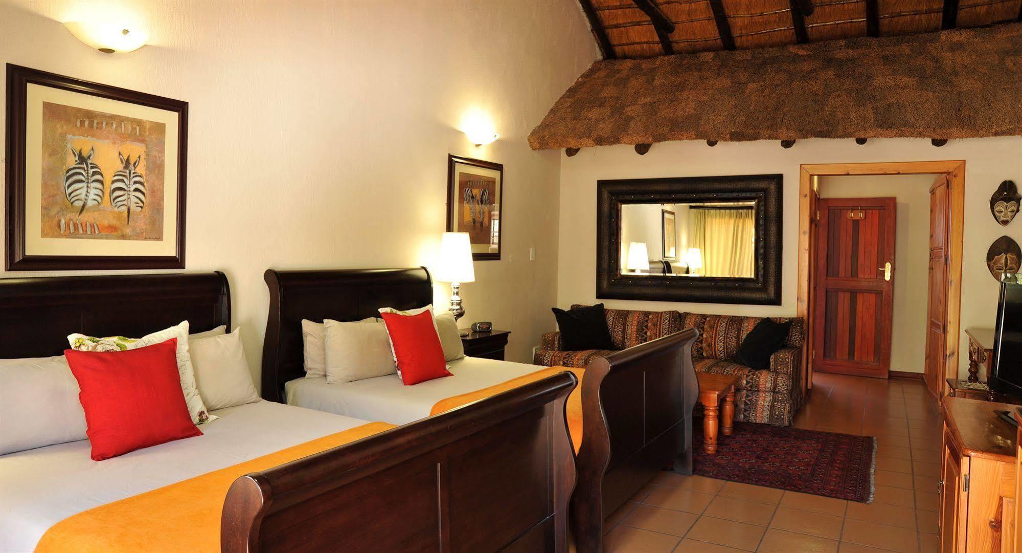 Zulu Nyala Country Manor Hotel Johannesburg Bagian luar foto