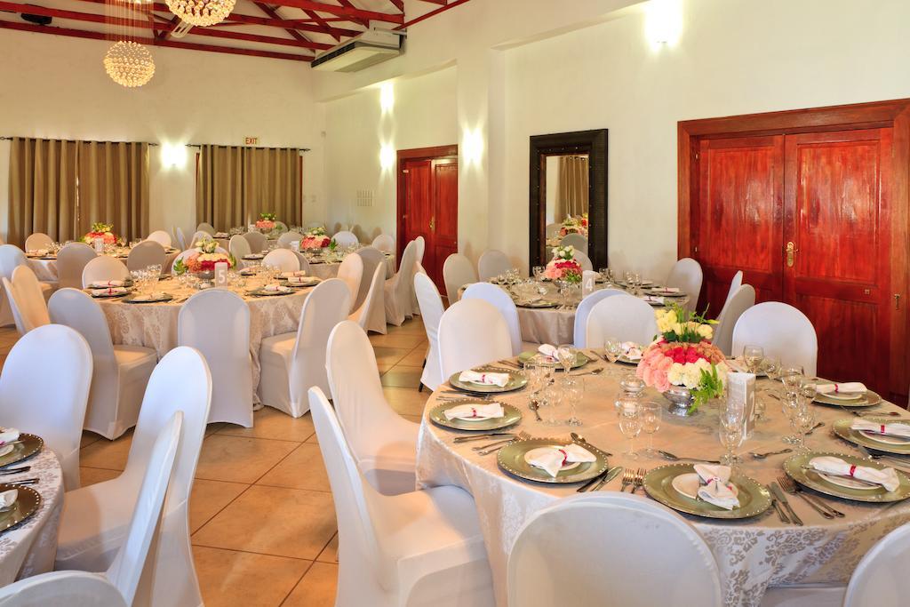 Zulu Nyala Country Manor Hotel Johannesburg Bagian luar foto