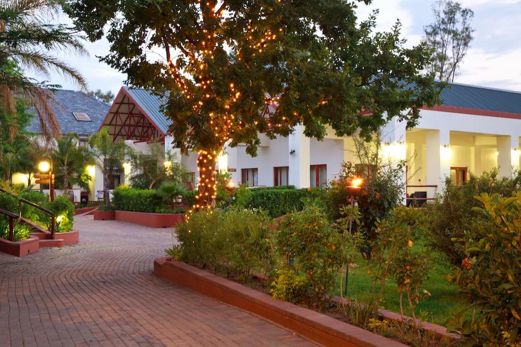 Zulu Nyala Country Manor Hotel Johannesburg Bagian luar foto